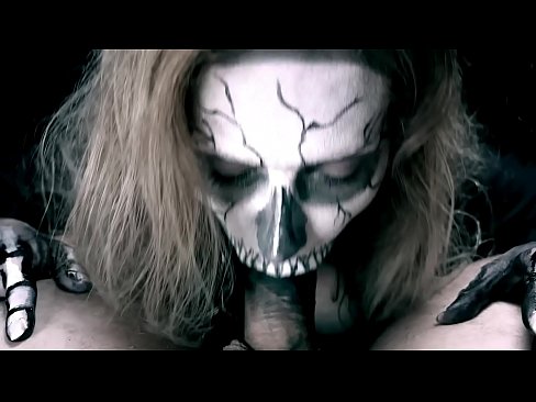 ❤️ Demon girl chupando pollas con su boca negra y tragando semen ️❌ Video de porno de calidad en es.filmepornonline.ru ❌️